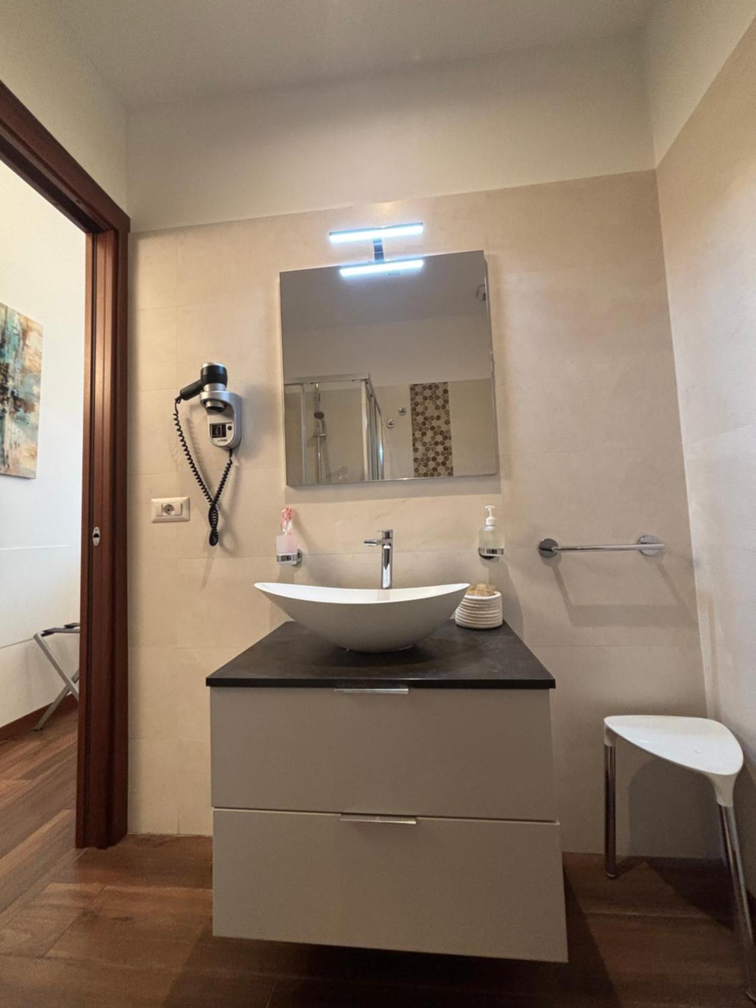Hotel Enjoy Milano Skyline Exterior foto